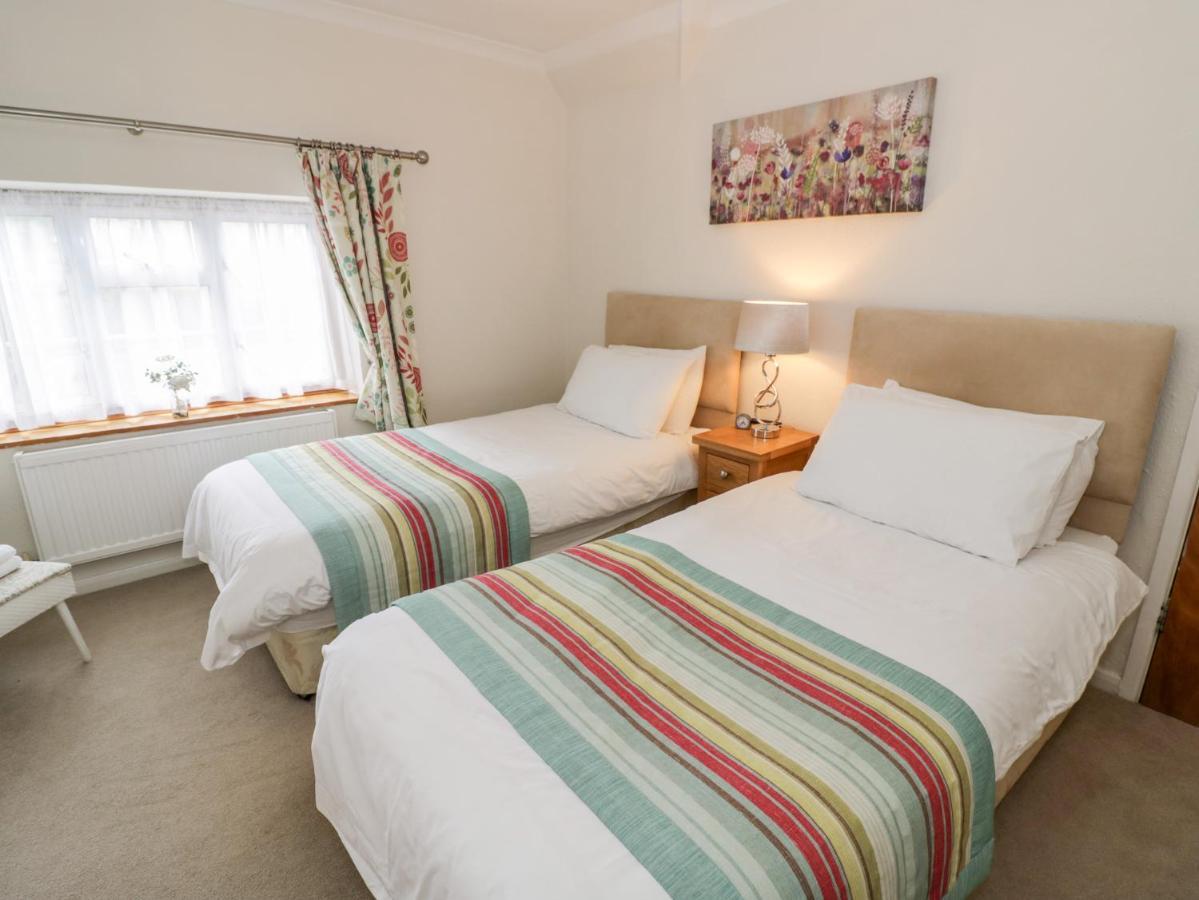 The Malins Apartment Moreton-in-Marsh Bagian luar foto